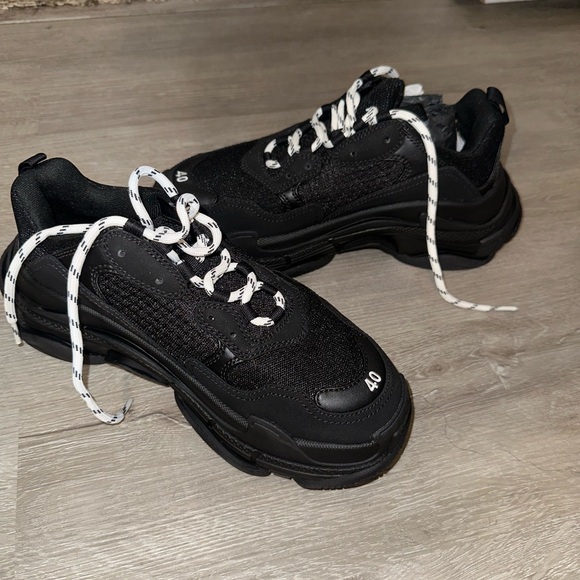 Literally brand new only worn once - Picture 2 of 2